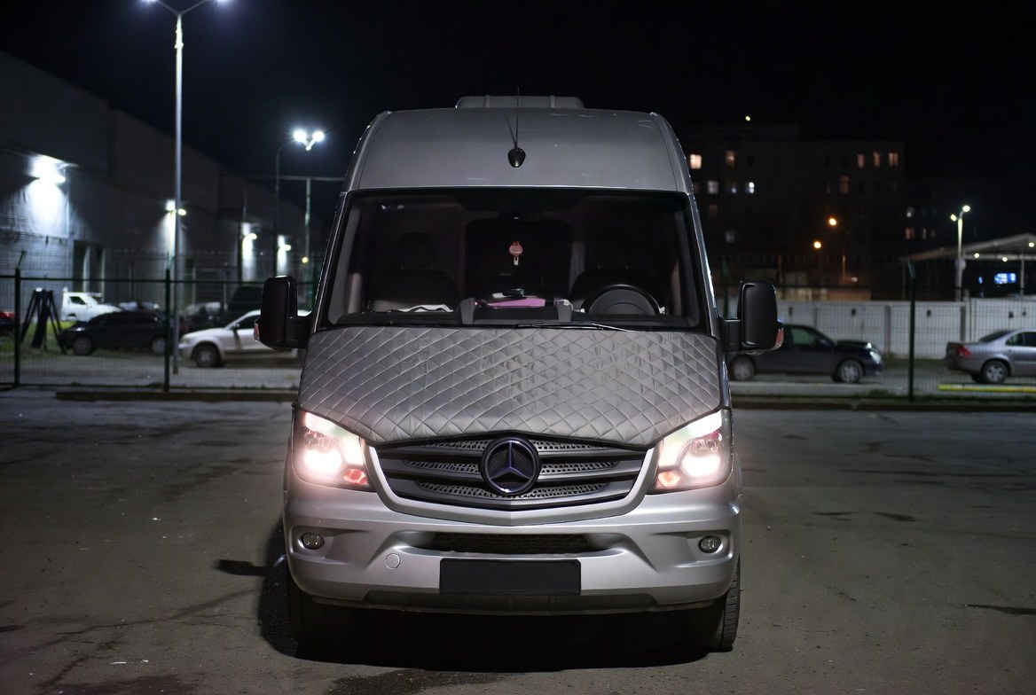Mercedes Sprinter 12 — ночной вид с защитой